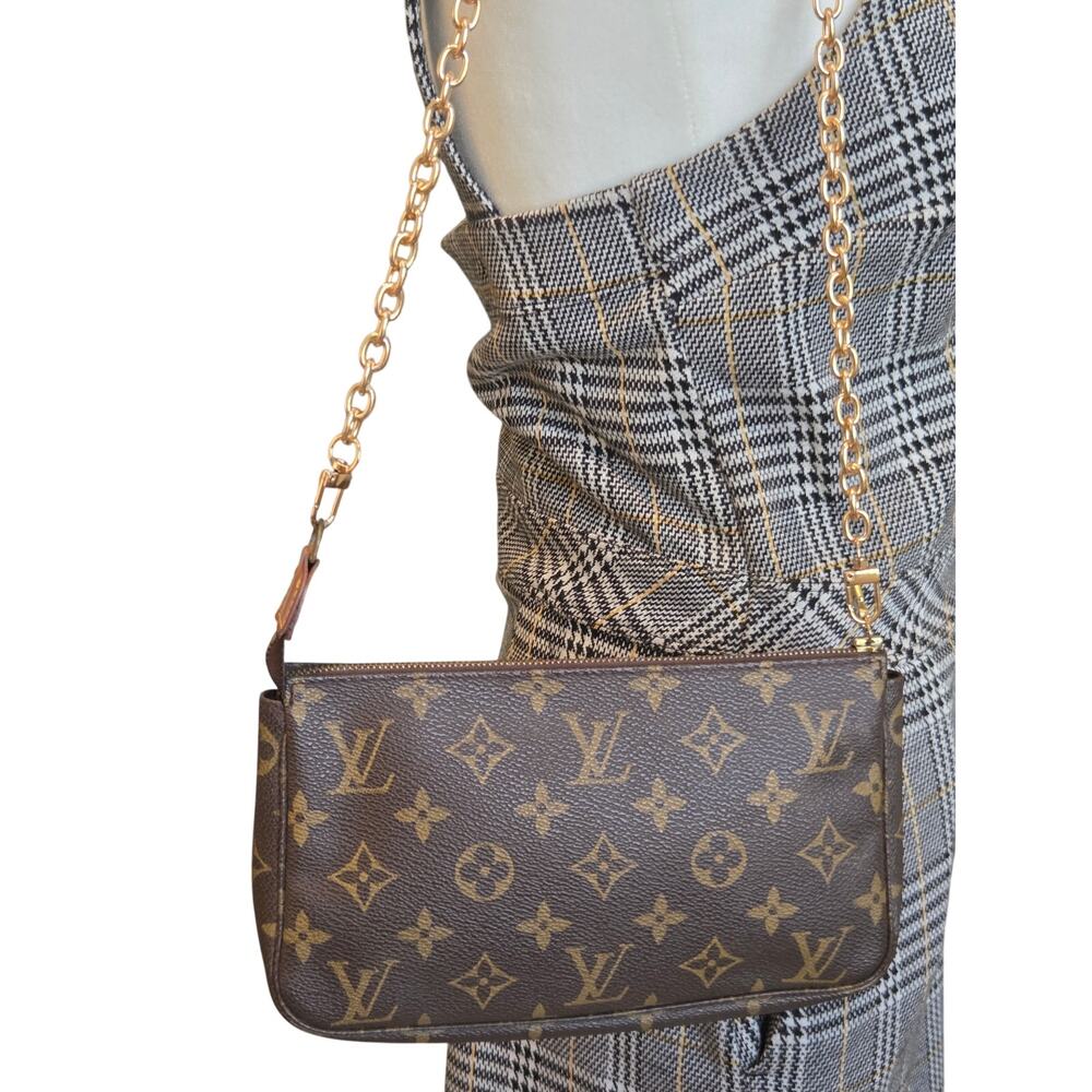 Louis Vuitton Pochette Accessoires Monogram Canvas LV Shoulder Bag AR1906 - Picture 3 of 15